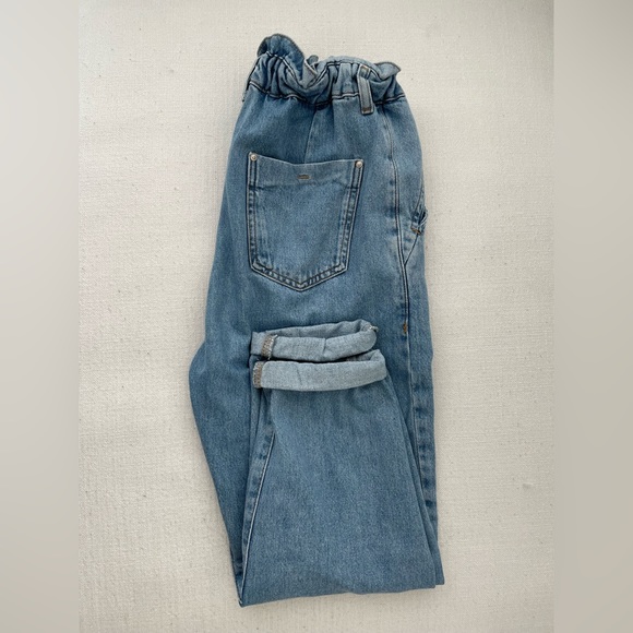 Zara high rise Mom jeans with ruffle Waist. Size 2 - Picture 4 of 5